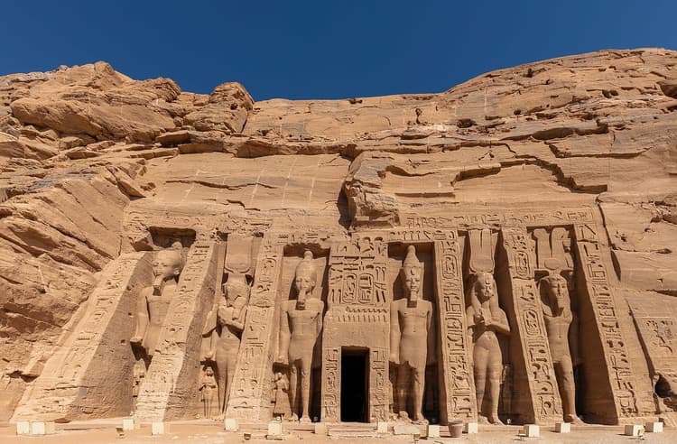 Day tour Aswan (Abu Simbel temples)